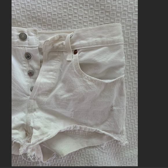 White Levi's 501 Size W27 from Free People - Picture 6 of 12